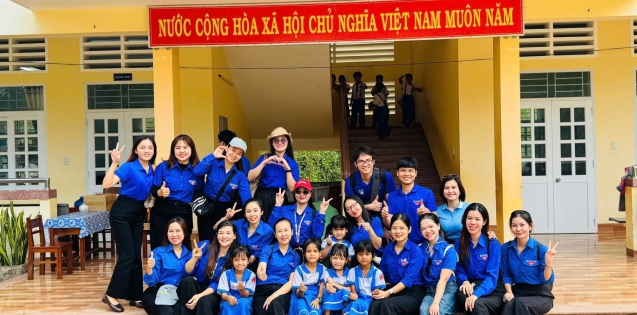 MÙA ĐÔNG ẤM- TẤM LÒNG YÊU THƯƠNG