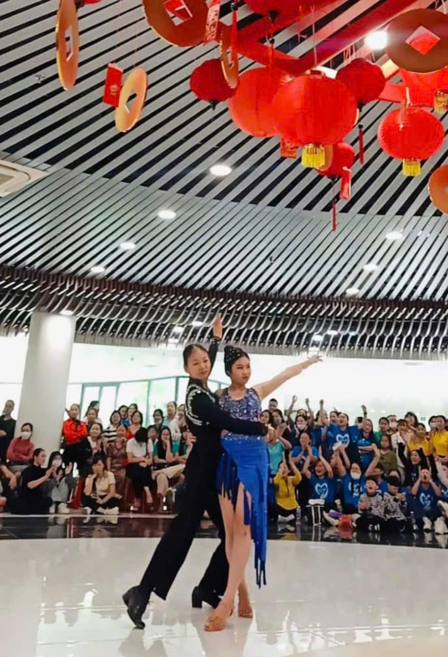 hinh the thao nha giao 10