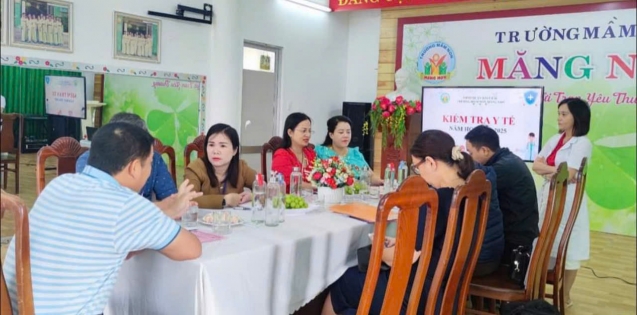 Đón đoàn kiểm tra y tế trường học 2024-2025